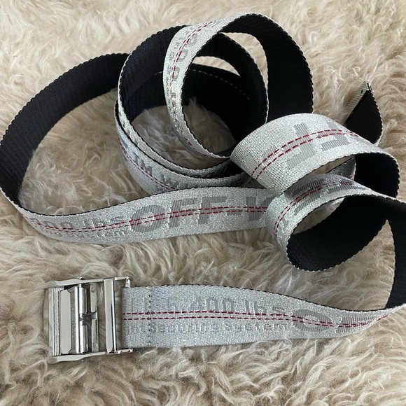 Off-white industrial belt - Picture 2 of 9